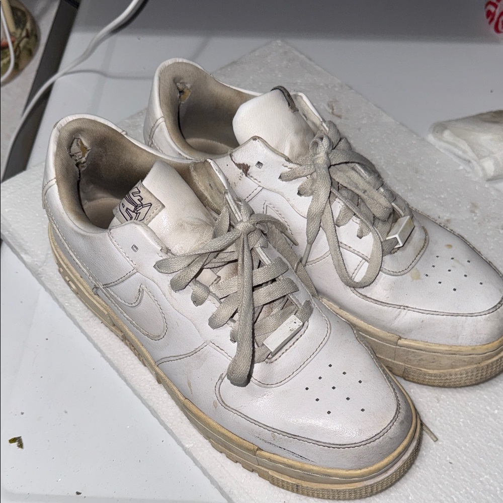 Nike women White Sneakers